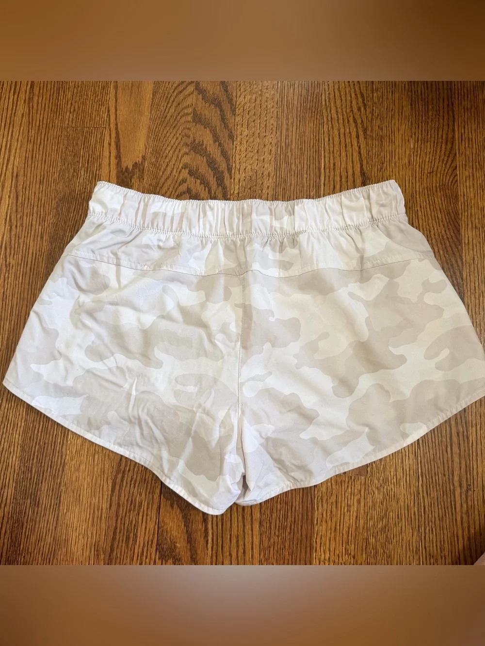 Old Navy Active Quick Dry Off White Camo Print Lined Shorts Size Medium